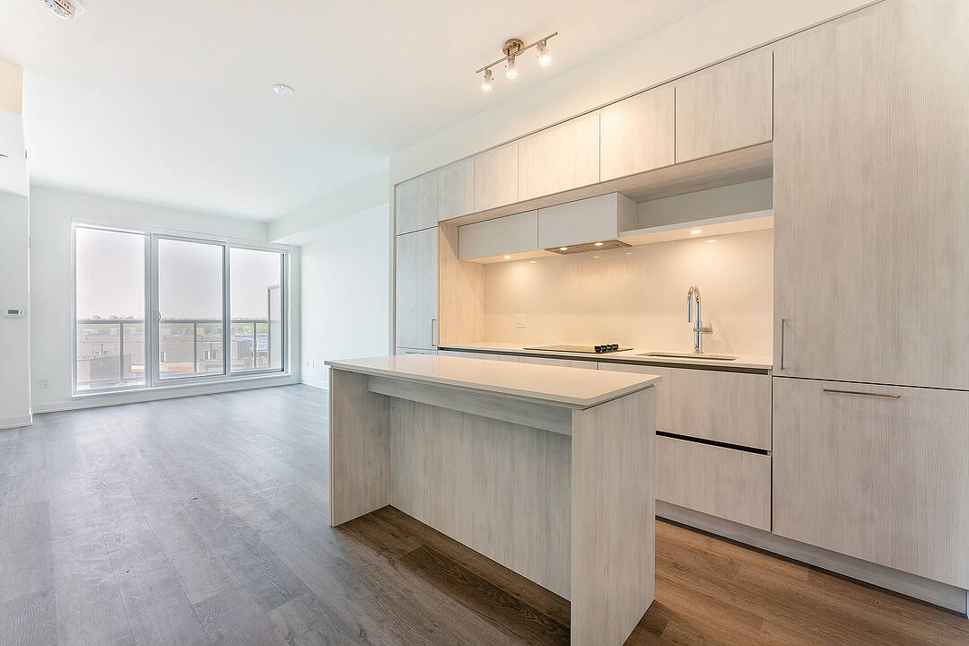 6 David Eyer Rd #613, Richmond Hill, Ontario