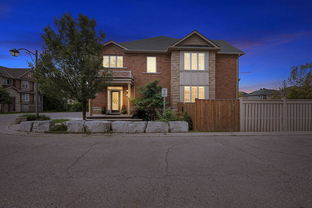 745 Farmstead Dr #21, Milton, Ontario