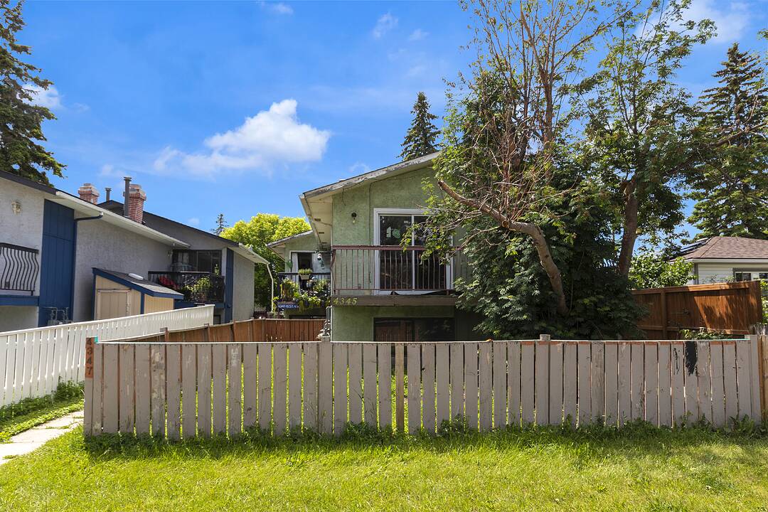 4347 70 Street NW, Calgary, Alberta