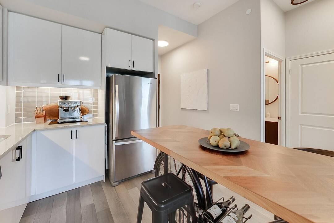 39 Annie Craig Dr #1608, Toronto, Ontario