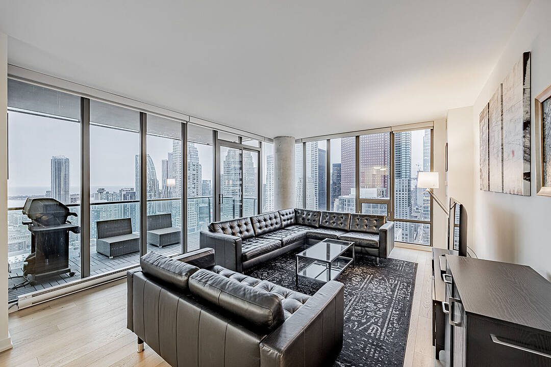 33 Lombard St #4301, Toronto, Ontario