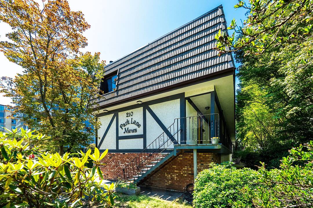 4-210 Douglas Street, Victoria, British Columbia