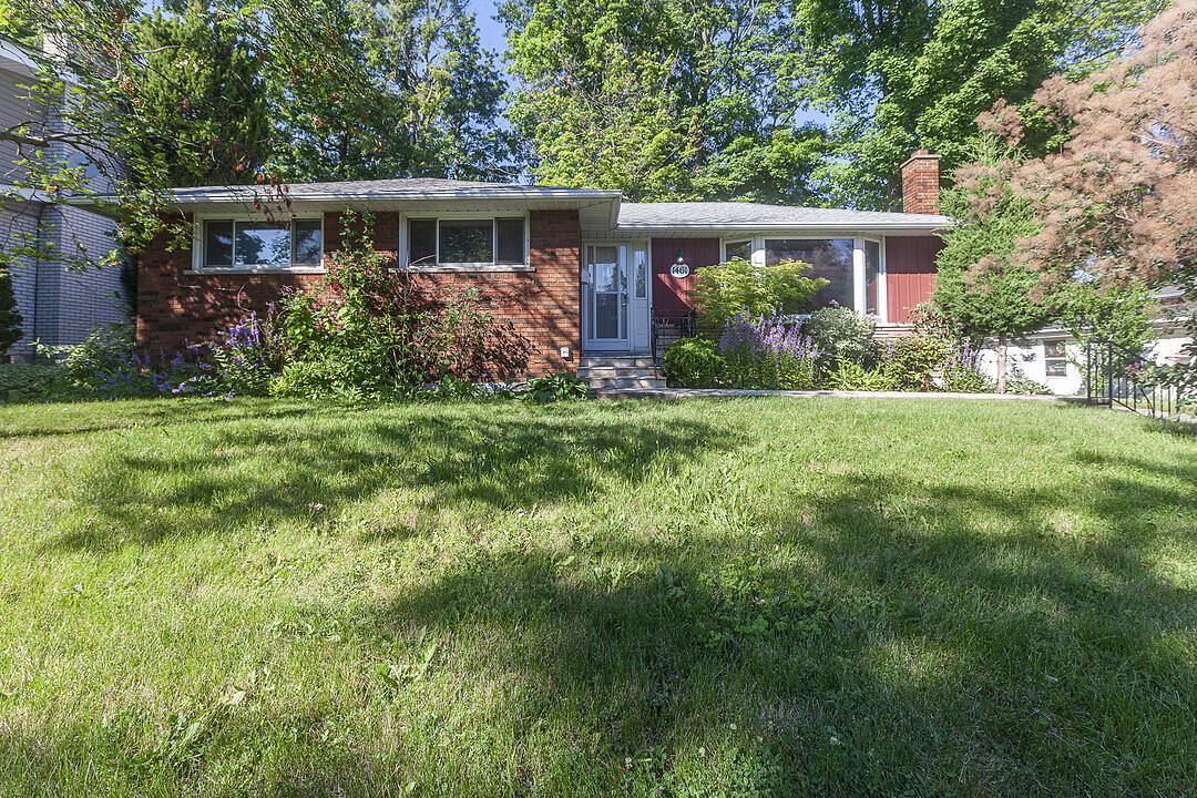 1461 Moss Glen Rd, Burlington, Ontario