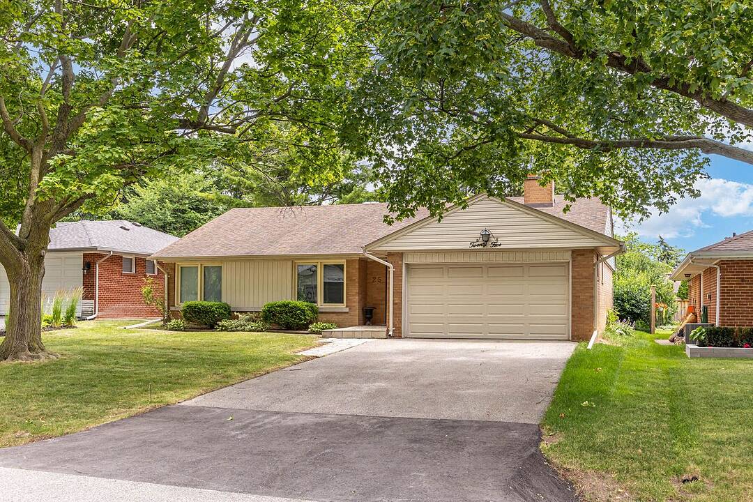 25 Abinger Cres, Toronto, Ontario