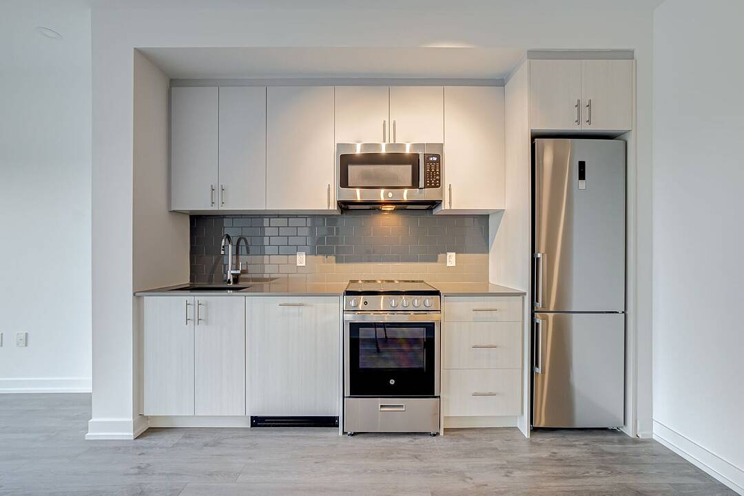 1195 The Queensway Ave #803, Toronto, Ontario
