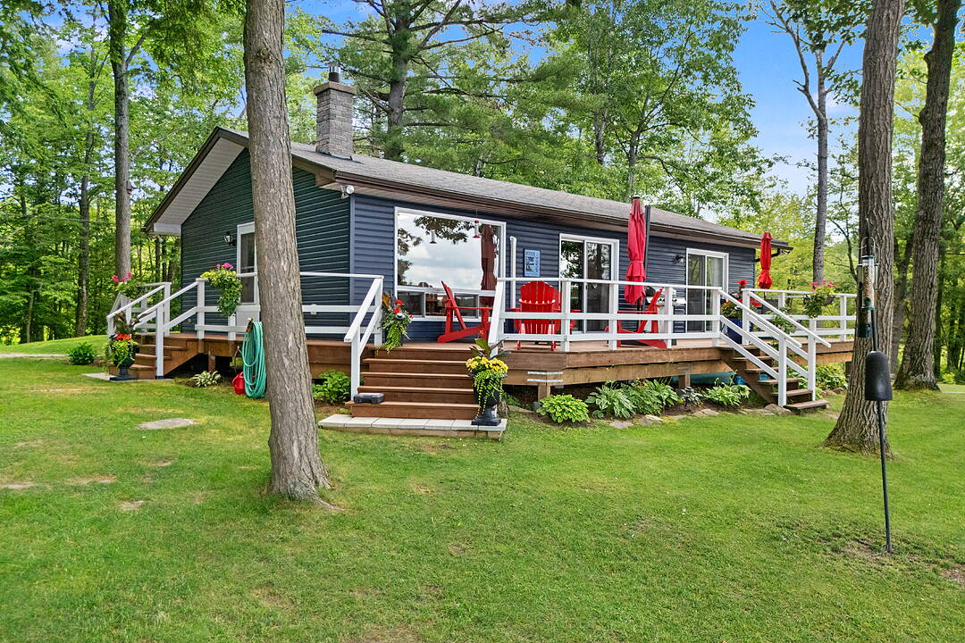 834 Eastshore Road, Georgian Bay, Ontario
