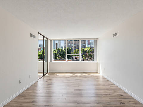 45 Carlton St #403, Toronto