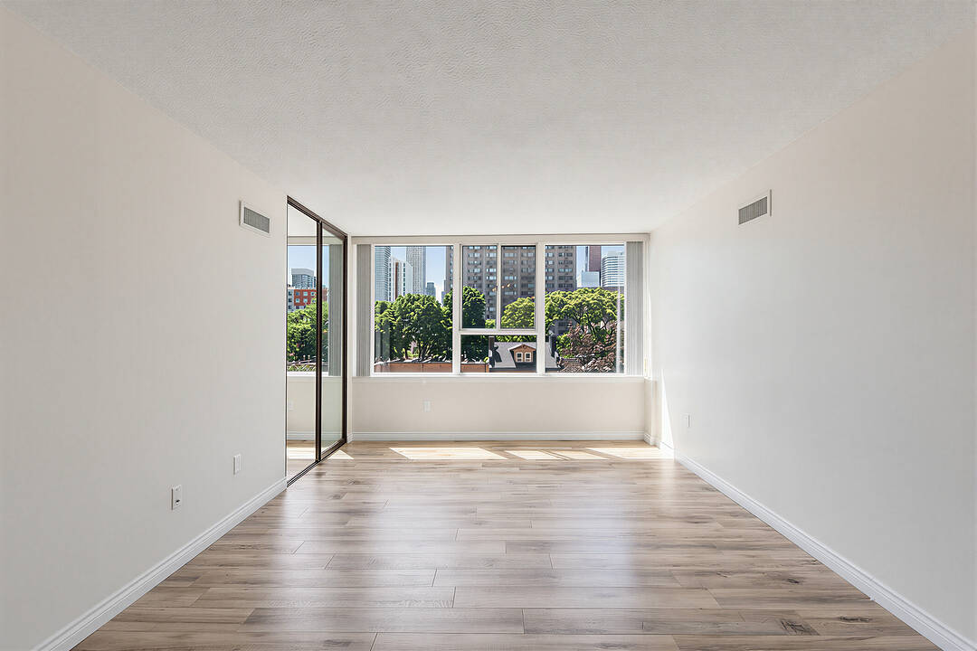 45 Carlton St #403, Toronto, Ontario