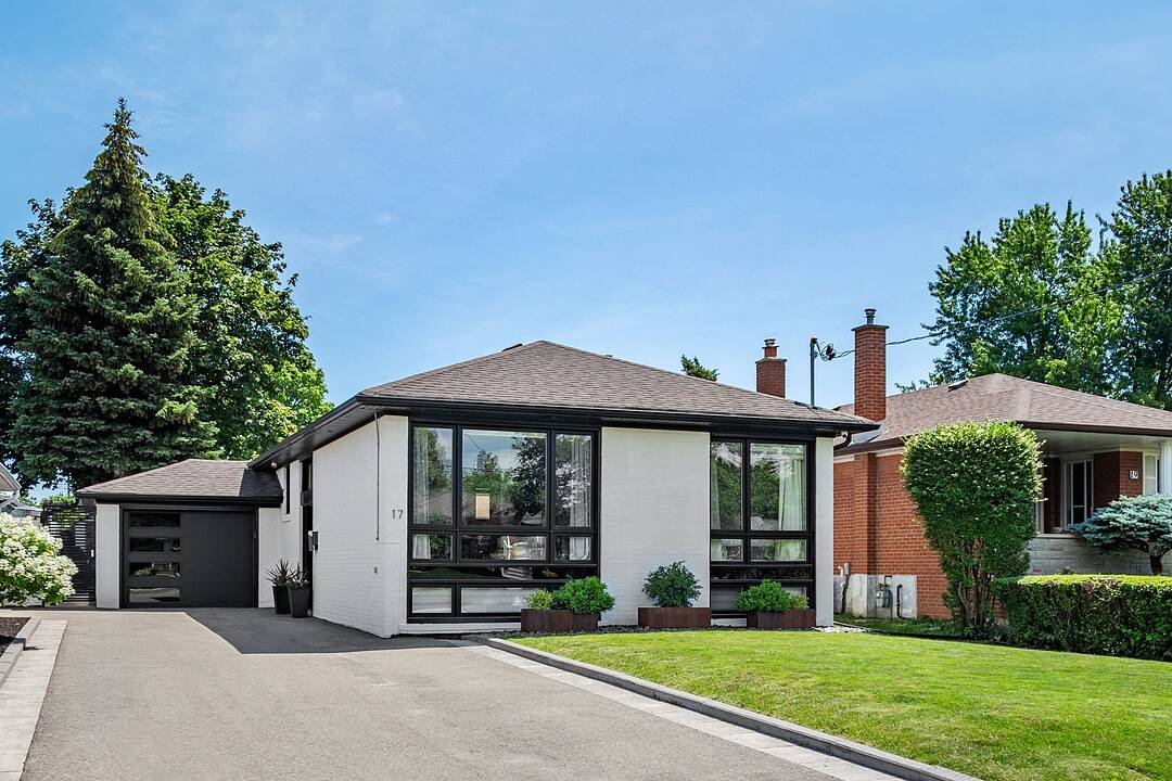 17 Sigmont Rd, Toronto, Ontario