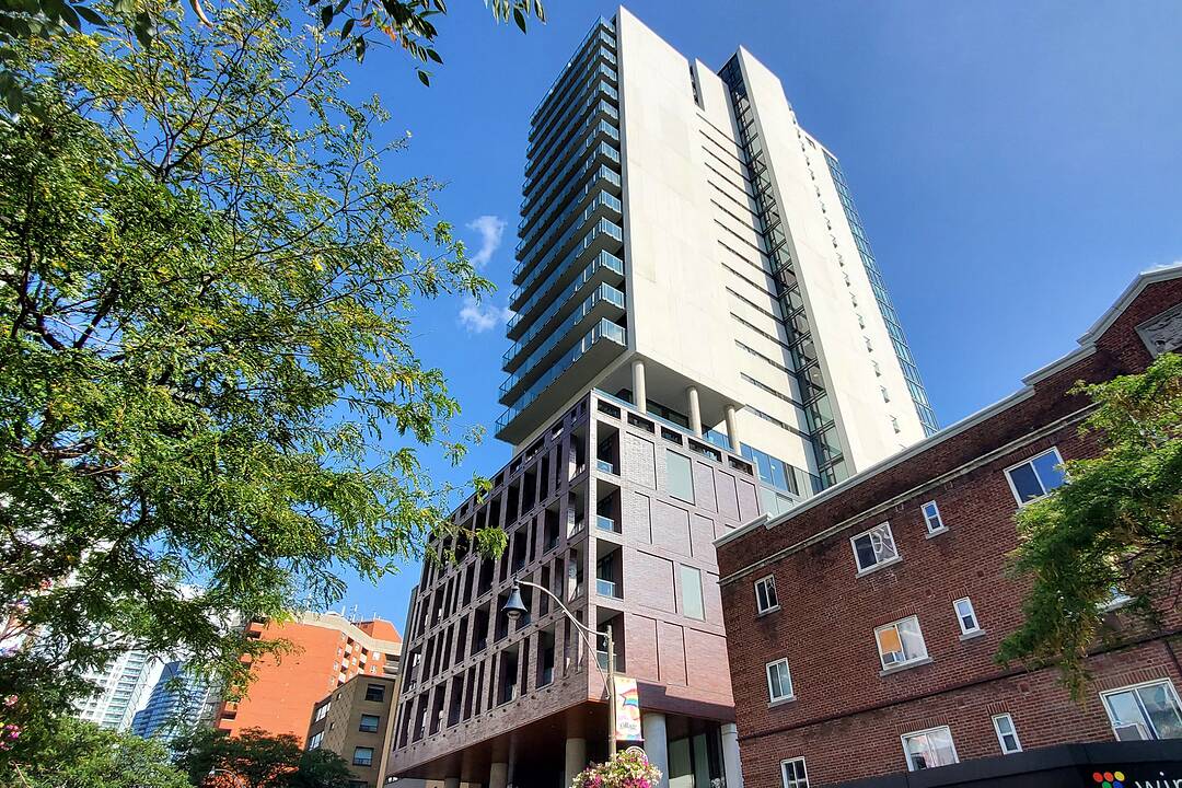 81 Wellesley St E #305, Toronto, Ontario