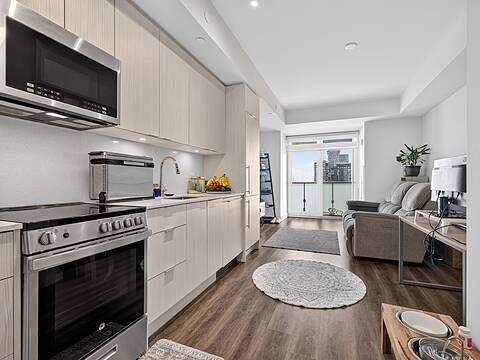 430 Square One Dr #3905, Mississauga