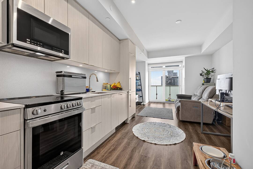 430 Square One Dr #3905, Mississauga, Ontario