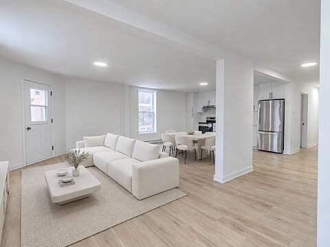 5261 Boul. St-Laurent, Le Plateau-Mont-Royal