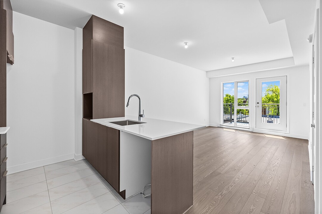 2402 Rue Florian, Apt. 301, Ville-Marie, Québec