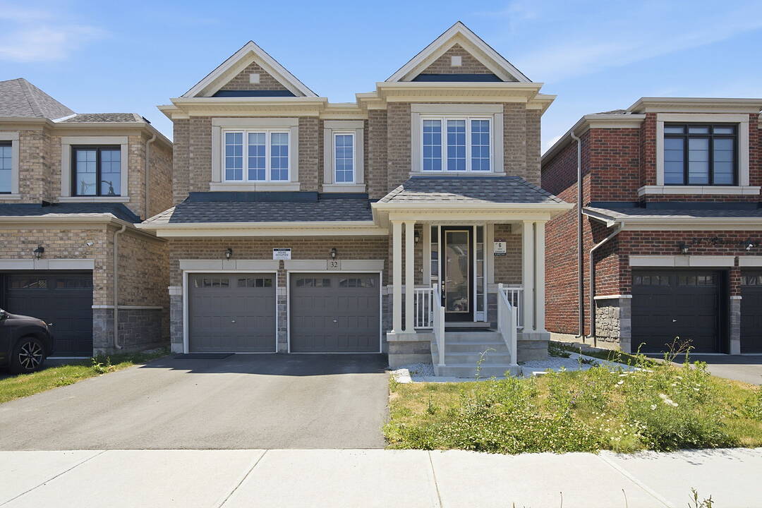 32 Bermondsey Way, Brampton, Ontario