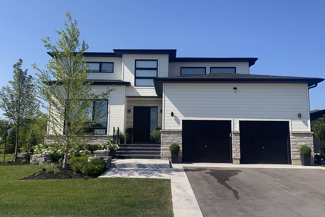 102 Sladden Court, Blue Mountains, Ontario