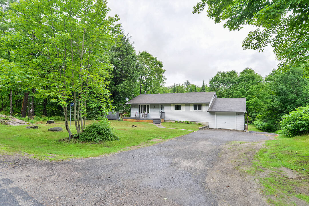 1048 Old Falkenburg Road, Bracebridge, Ontario