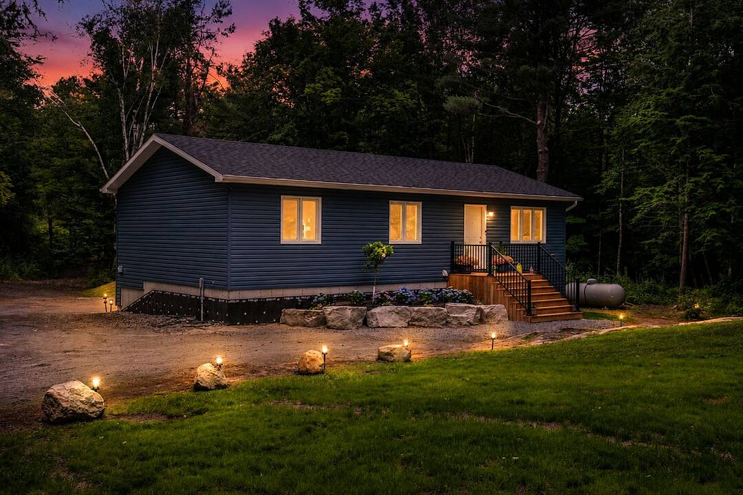 1222 Moon River Road, Muskoka Lakes, Ontario