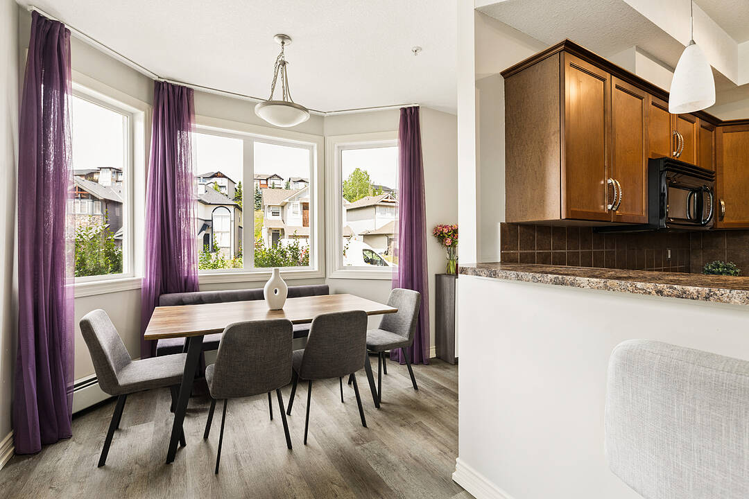 26 Val Gardena View SW unit 342, Calgary, Alberta