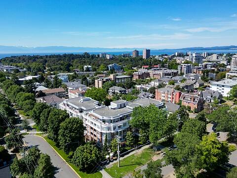 412-999 Burdette Avenue, Victoria