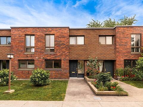 102 Place de Chambord, Saint-Lambert
