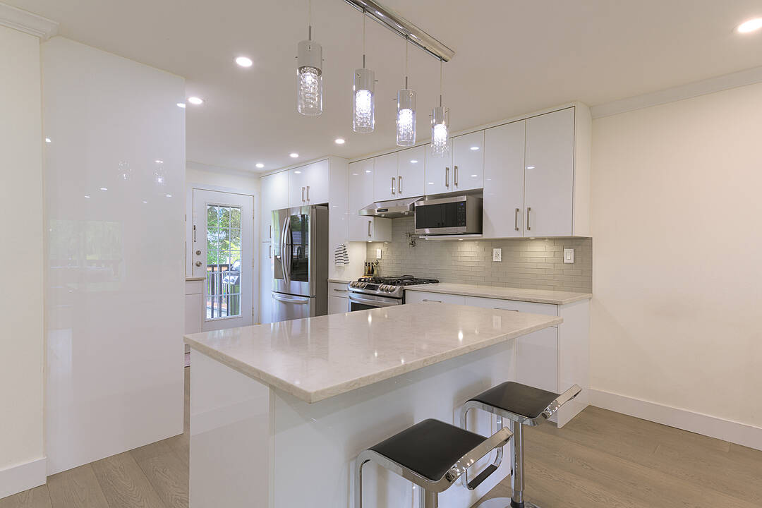 1543 Chadwick Avenue, Port Coquitlam, British Columbia