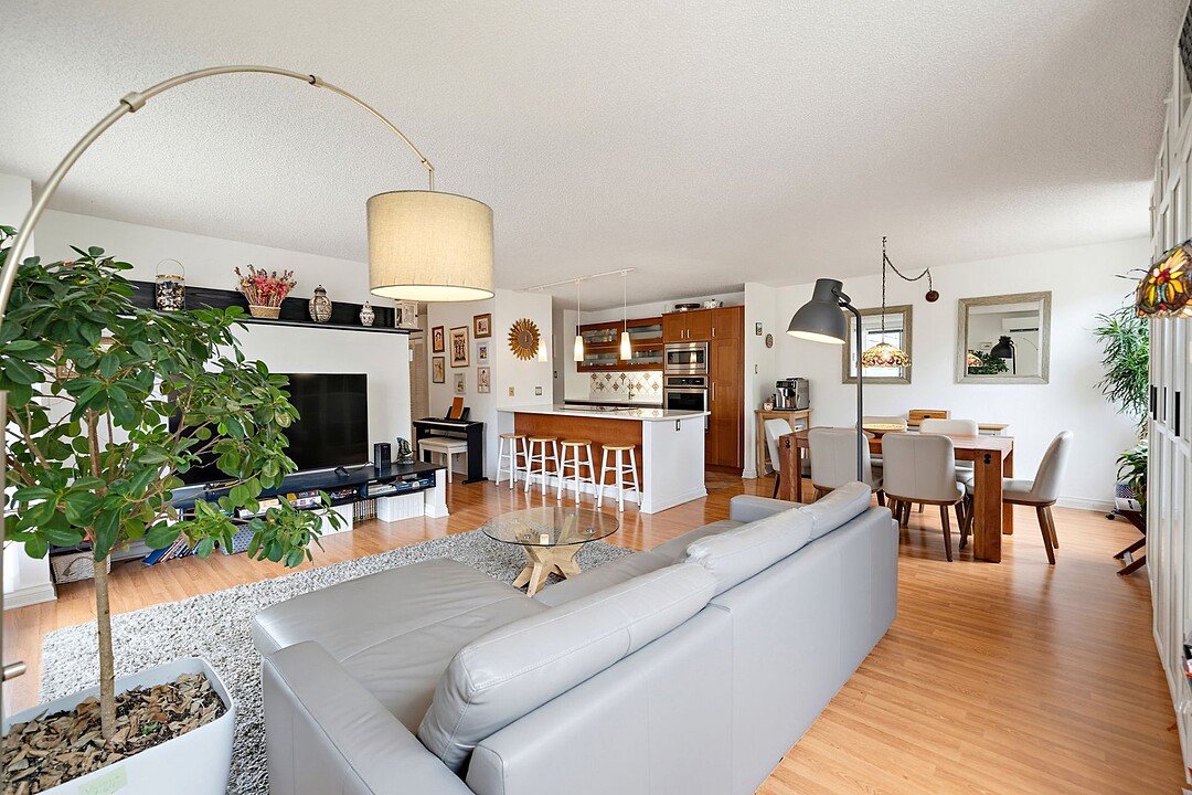 460 Rue du Champ-de-Mars, Apt. 305, Ville-Marie, Québec