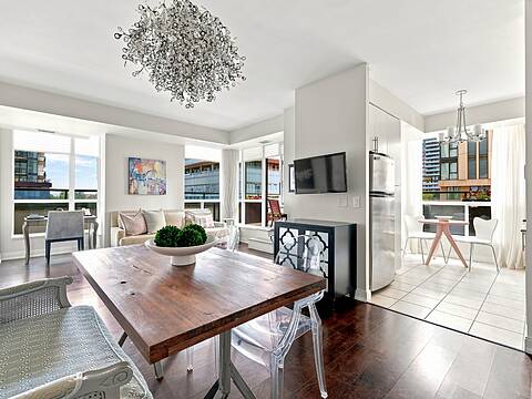 88 Broadway Ave #409, Toronto