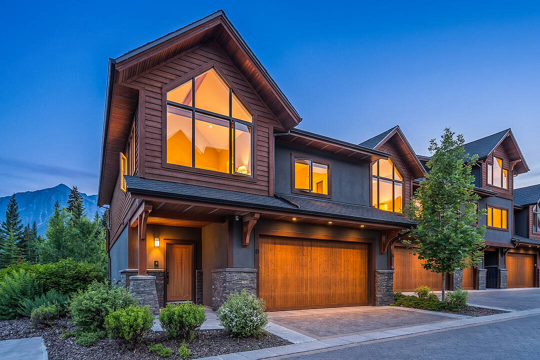 19 Creekside Mews, Canmore, Alberta