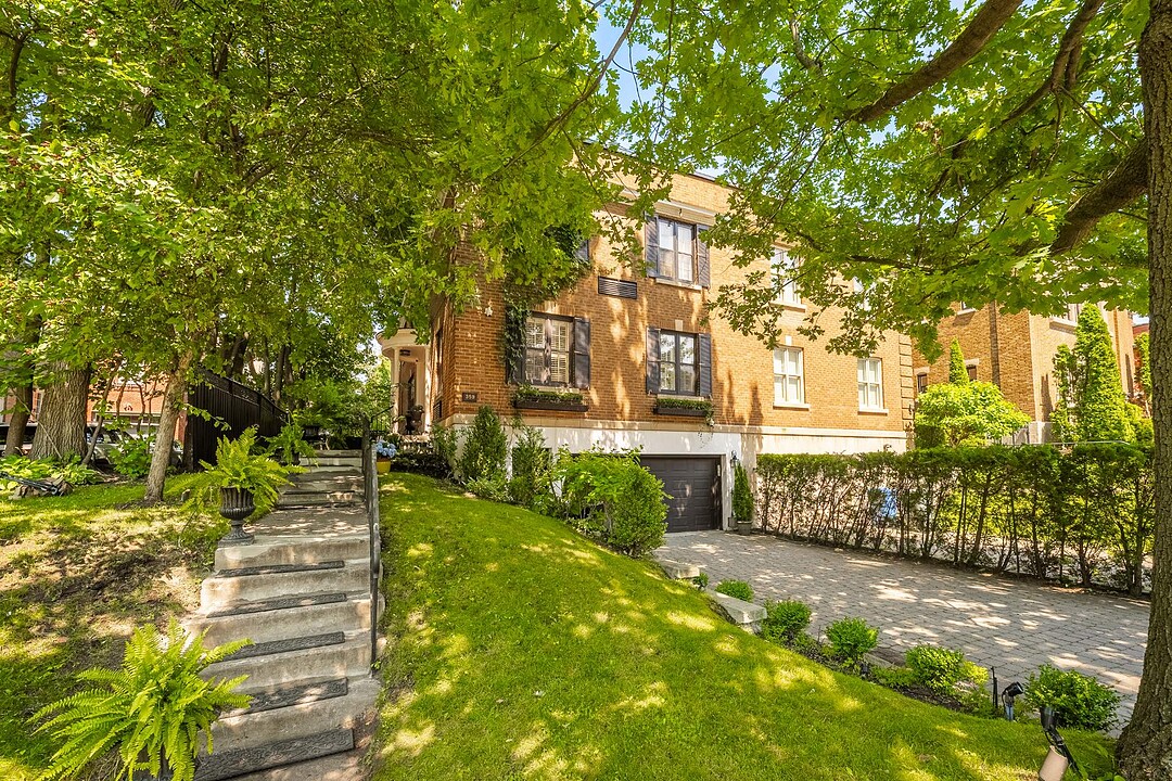 359 Av. Redfern, Westmount, Québec