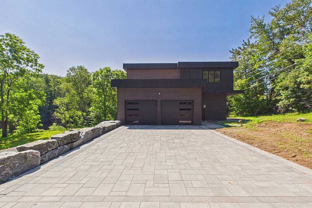 492 Brunel Road, Huntsville, Ontario