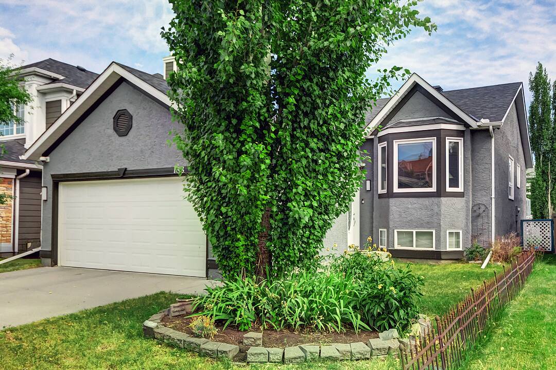 158 Somerset Close SW, Calgary, Alberta