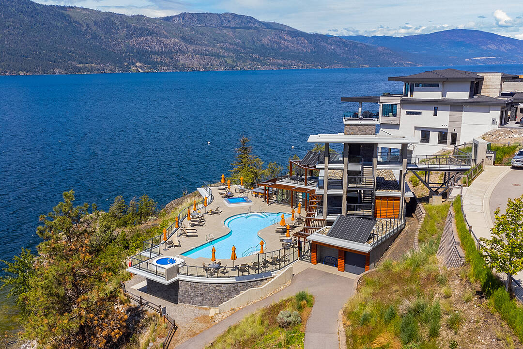 10305 Beacon Hill Drive, Lake Country, British Columbia