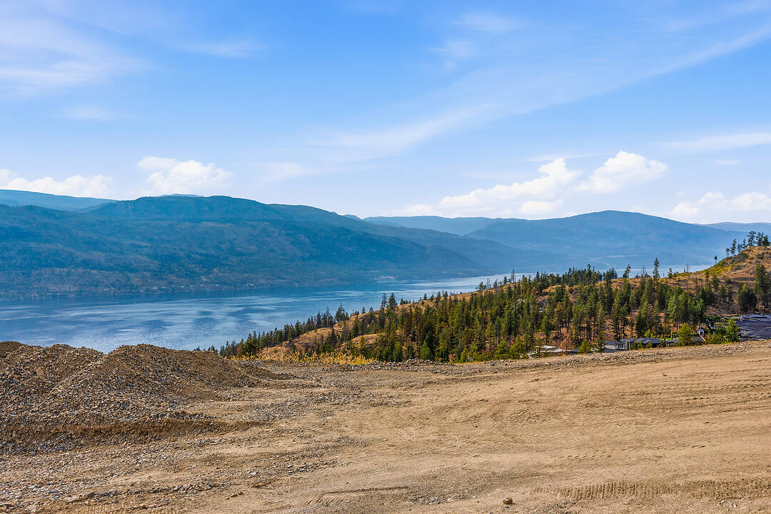 10380 Beacon Hill Drive, Lake Country, British Columbia