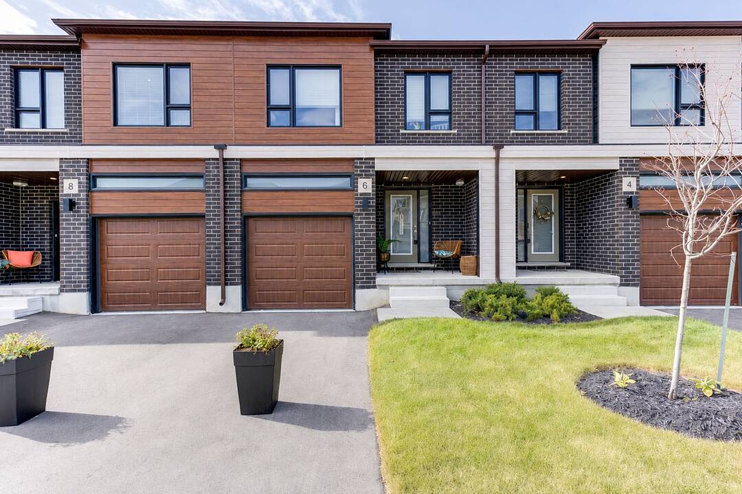 18 Oak Forest Common #8B, Cambridge, Ontario
