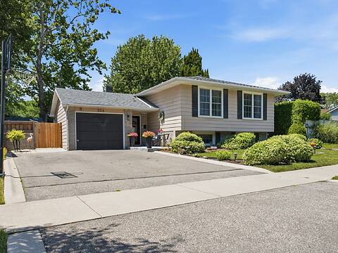 554 Chamberlain Road, Burlington
