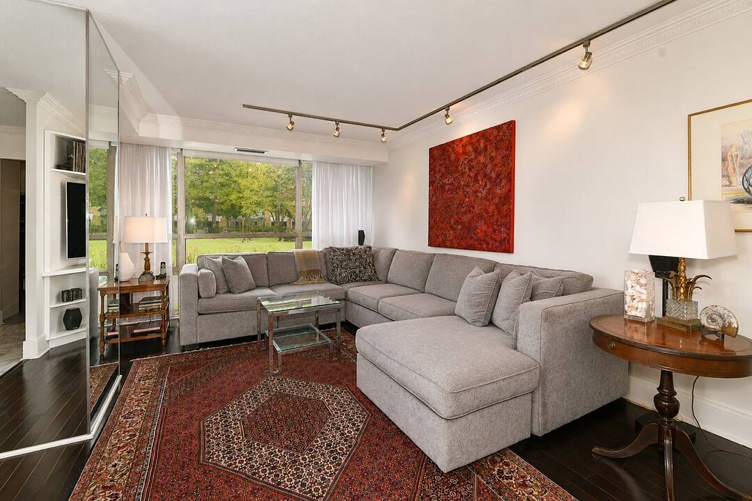 18 Lower Village Gate #111, Toronto, Ontario