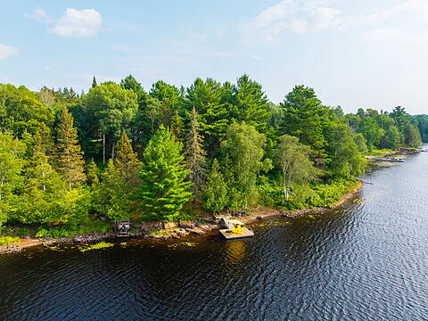 13 Pine Tree Road, Magnetawan