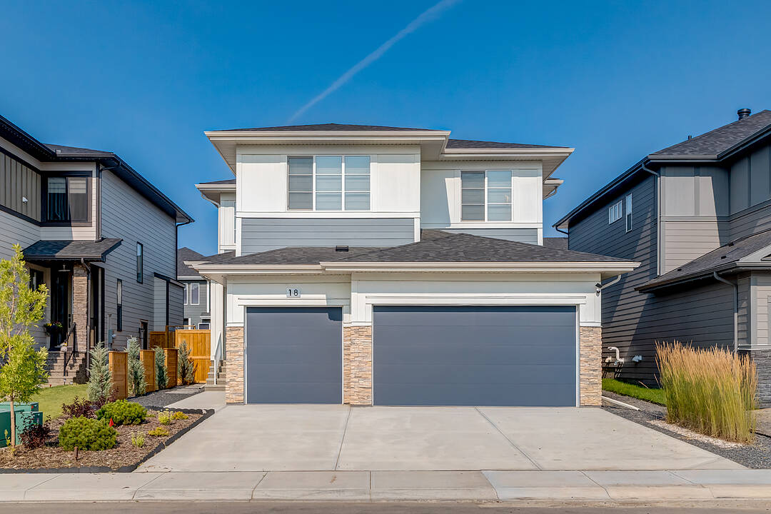 18 South Shore Bay, Chestermere, Alberta
