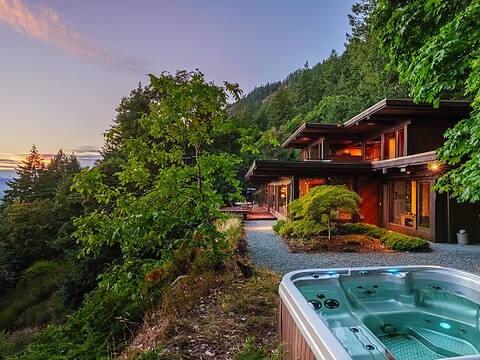 939 Khenipsen Road, Cowichan Bay