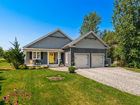 348 Rue de la Couronne, Bromont