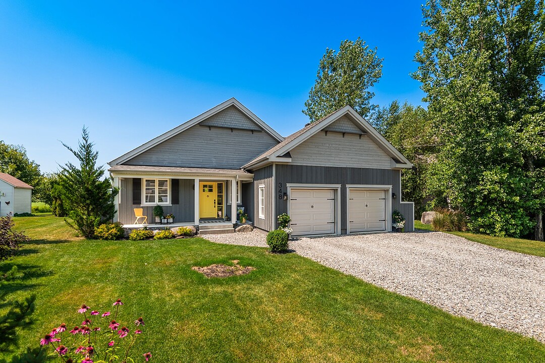348 Rue de la Couronne, Bromont, Québec