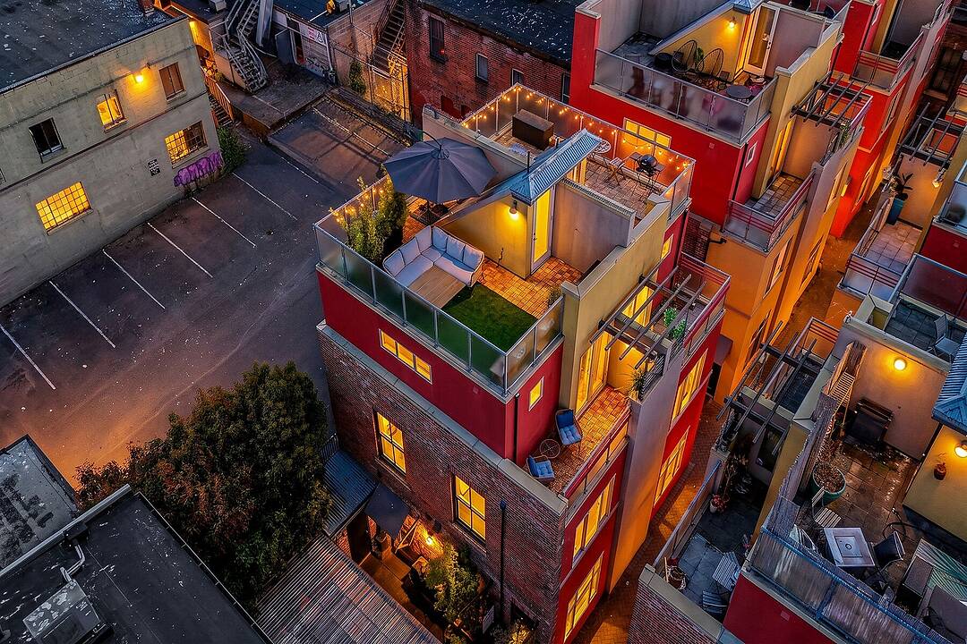 1-532 1/2 Fisgard Street, Victoria, British Columbia