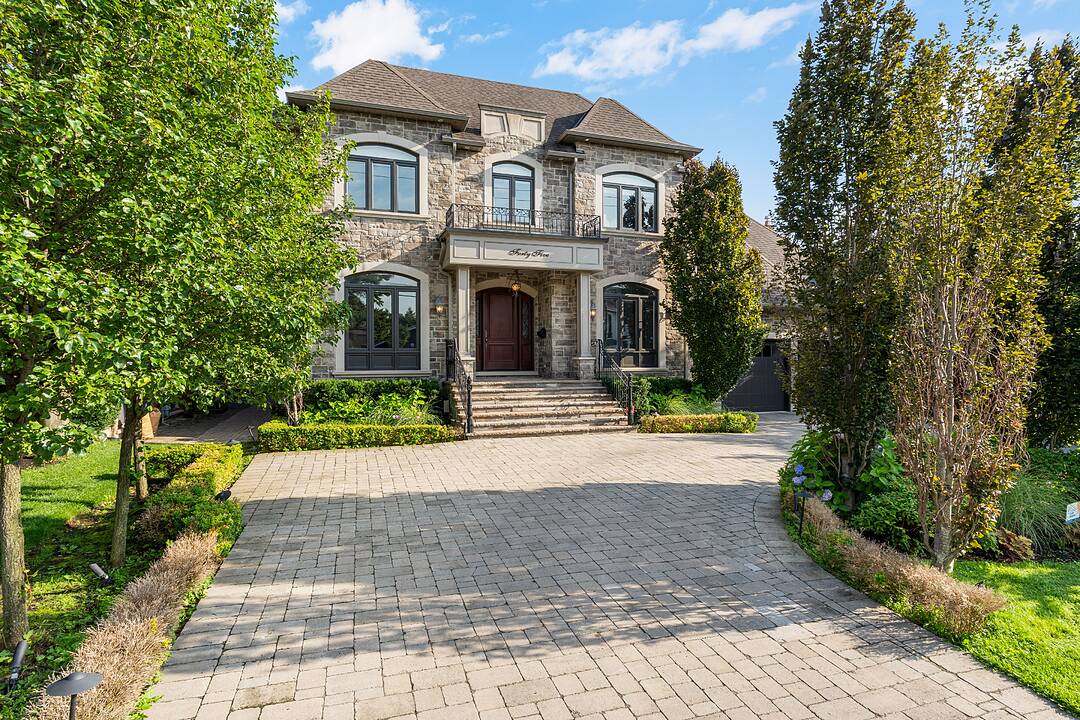 45 Crestwood Rd, Vaughan, Ontario