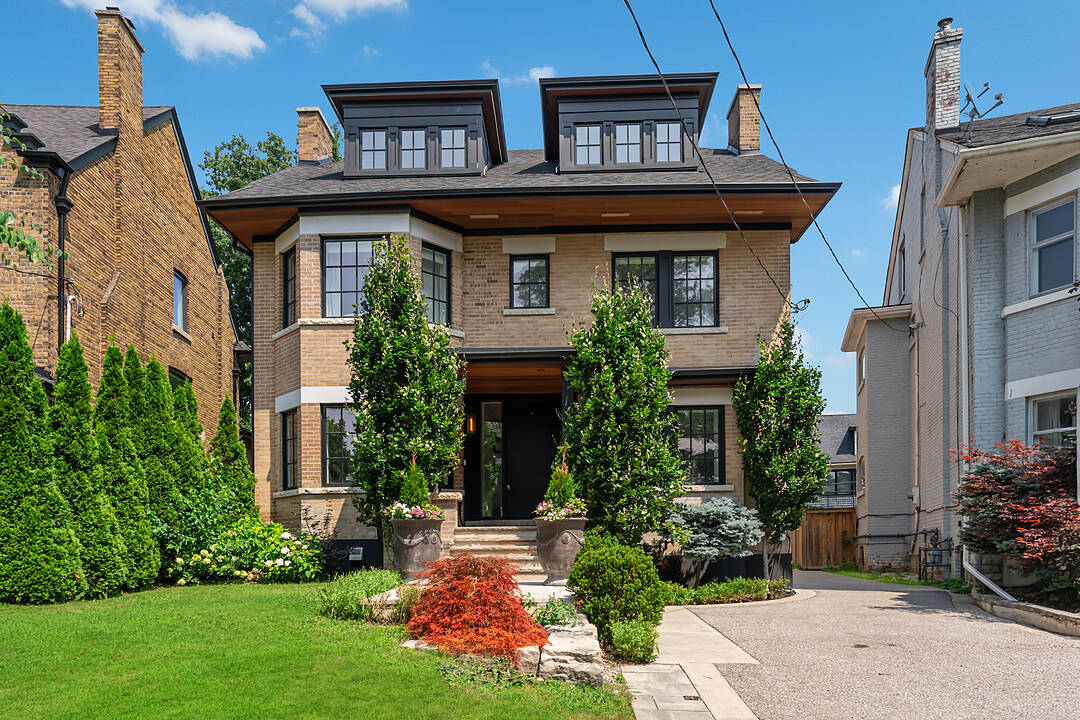 60 St Andrews Gdns, Toronto, Ontario