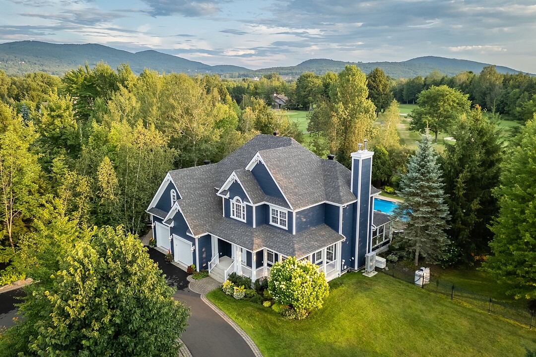 239 Rue de la Couronne, Bromont, Québec