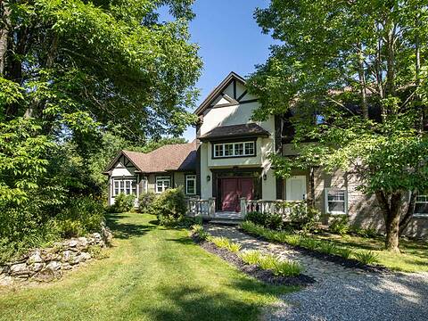 779 Ch. Biron, Ascot Corner