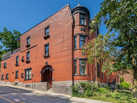 1 Av. Church Hill, Westmount