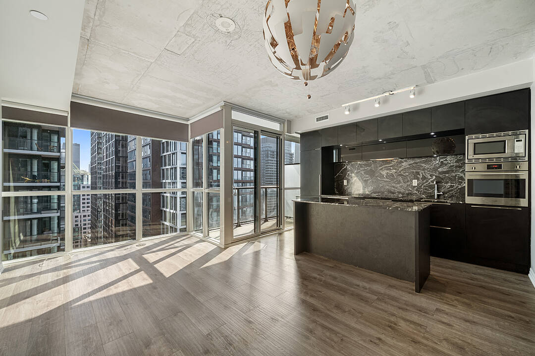 88 Blue Jays Way #3303, Toronto, Ontario