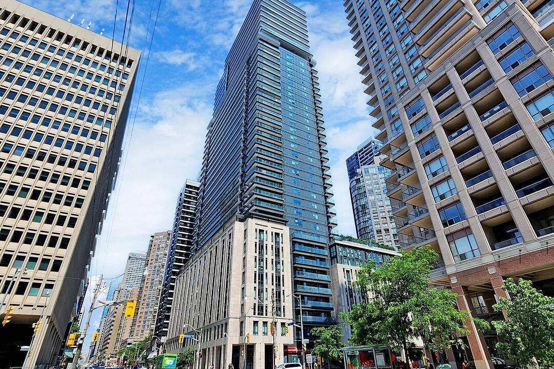 955 Bay St #3807, Toronto, Ontario